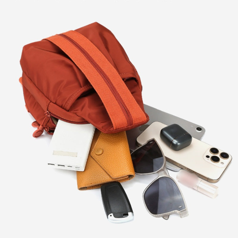 Wandelbarer Rucksack und Umhängetasche mit mehreren Taschen