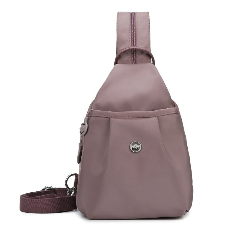 Wandelbarer Rucksack und Umhängetasche mit mehreren Taschen
