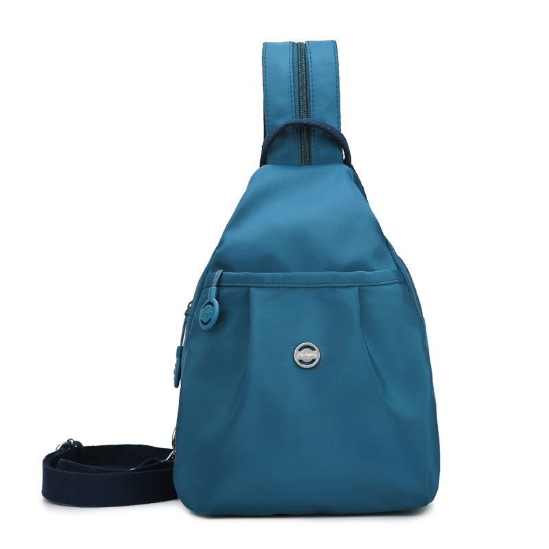 Wandelbarer Rucksack und Umhängetasche mit mehreren Taschen
