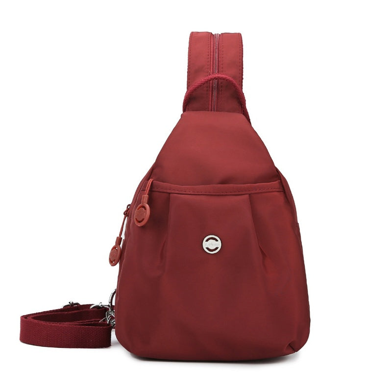 Wandelbarer Rucksack und Umhängetasche mit mehreren Taschen
