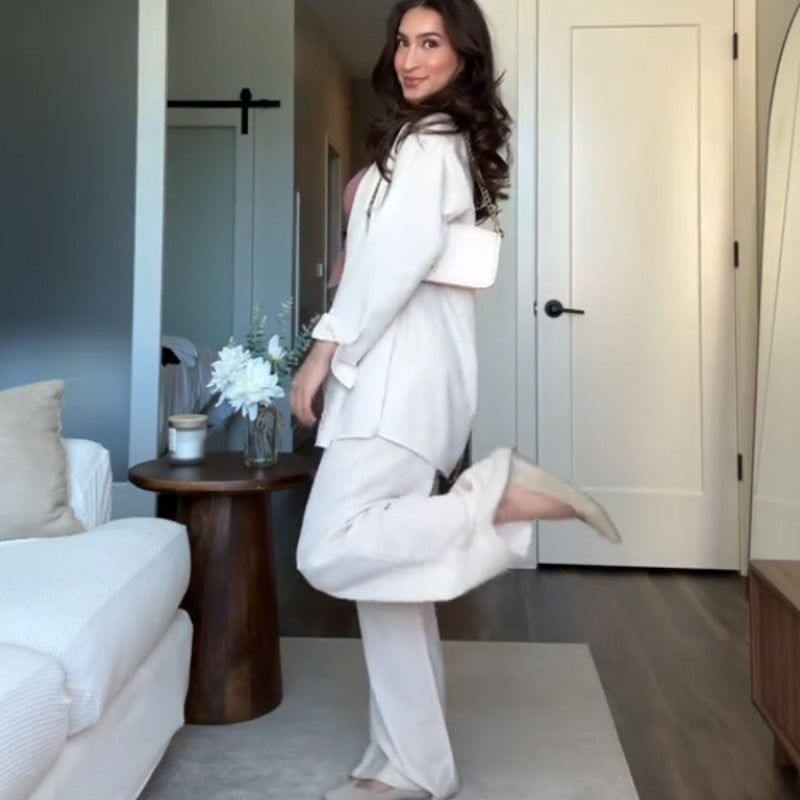 Einfarbiger Zweiteiler mit lockerer Passform: Hemdbluse & Hose mit weitem Bein