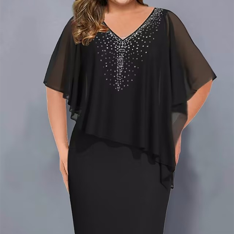 Cape-Kleid mit V-Ausschnitt, Strassverzierung und Chiffon-Overlay