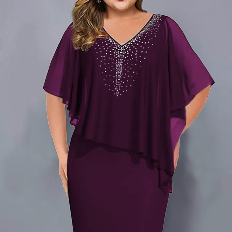Cape-Kleid mit V-Ausschnitt, Strassverzierung und Chiffon-Overlay