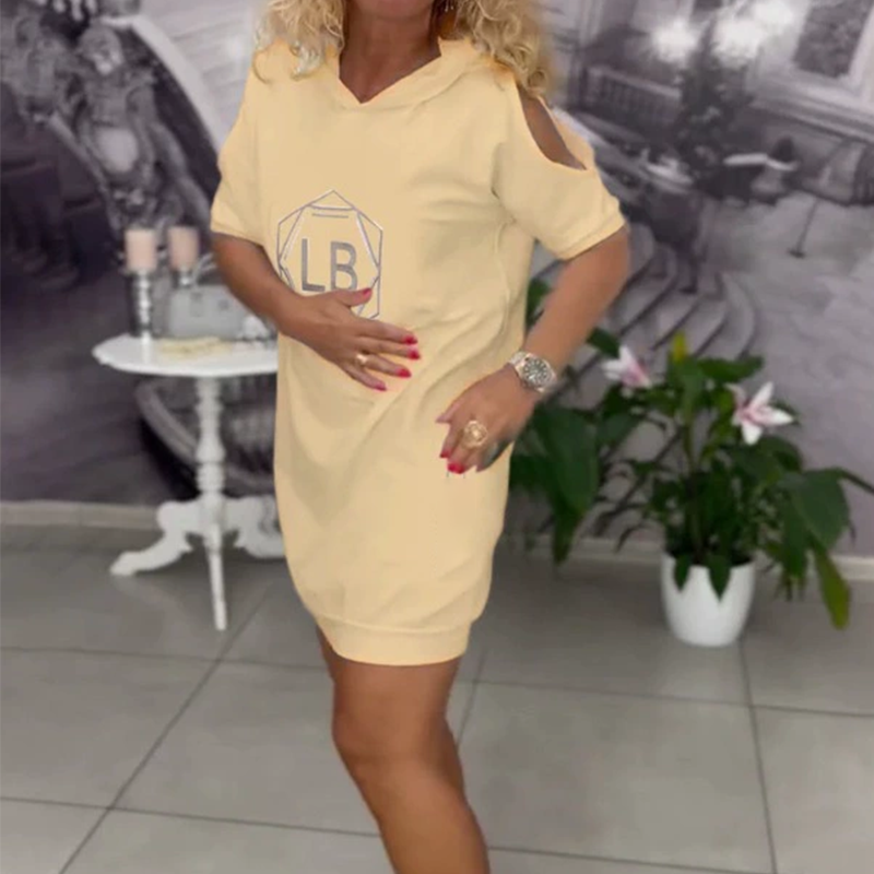 Kleid mit Kapuze und Buchstabenprint in großen Größen