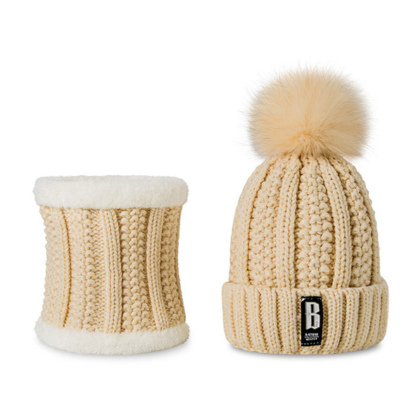 Set aus Damenmütze und Schal