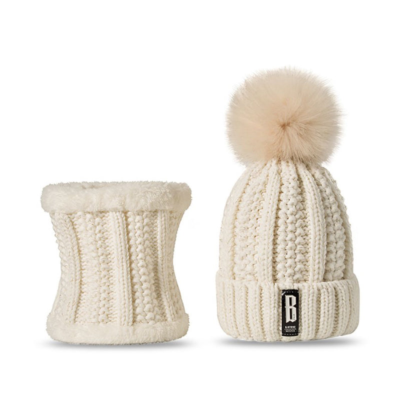 Set aus Damenmütze und Schal