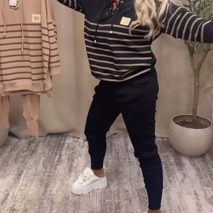 Lässiges gestreiftes Oberteil & knöchellange Hose im Set