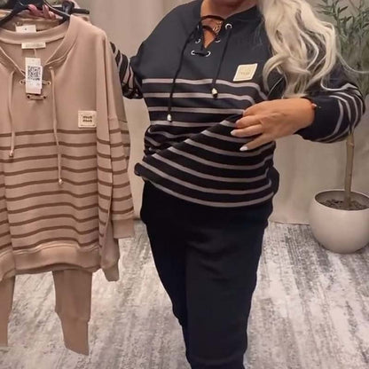 Lässiges gestreiftes Oberteil & knöchellange Hose im Set